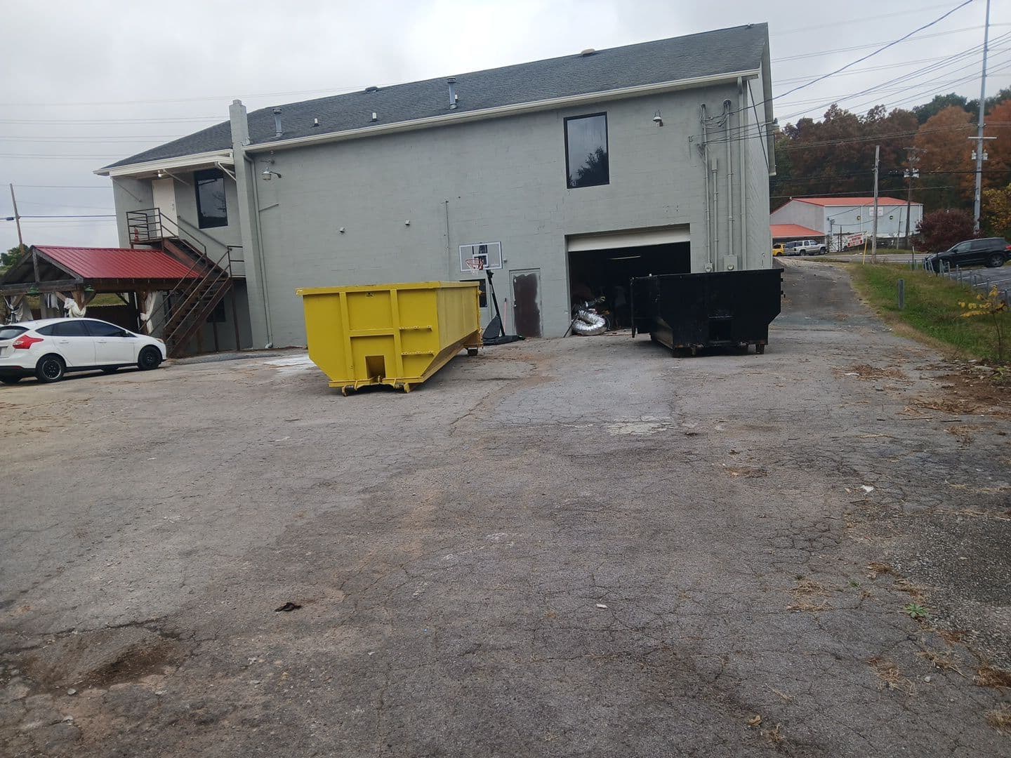 Blog post The Maryville Roofer's Checklist: Choosing the Right Dumpster Size for Every Job image